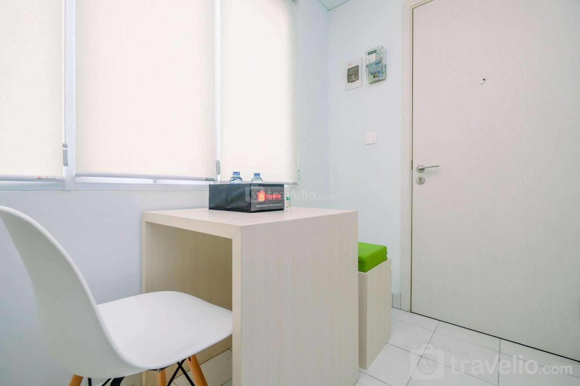 Comfy And Minimalist 1br Patraland Urbano Near Station By Travelio * Bekasi